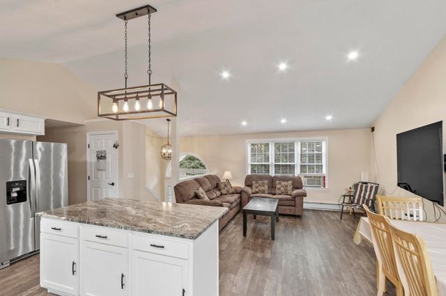 30 2nd St, Worcester, MA 01605