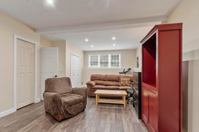 30 2nd St, Worcester, MA 01605