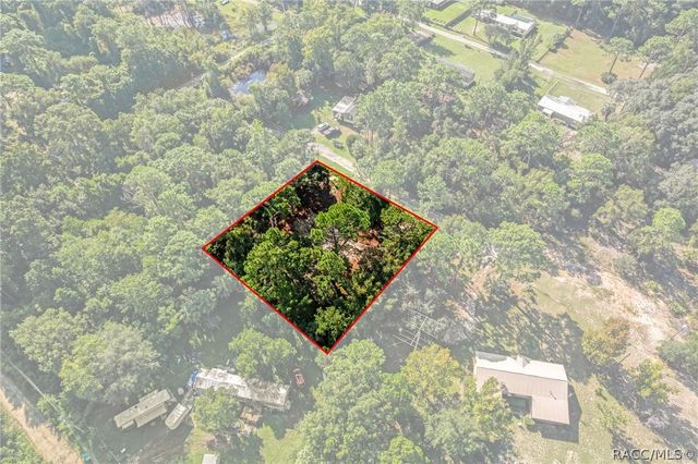 8181 W Tracy Court, Homosassa, FL 34448
