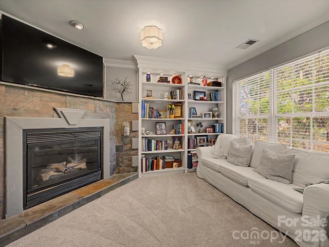 16214 Hollingbourne Road, Huntersville, NC 28078