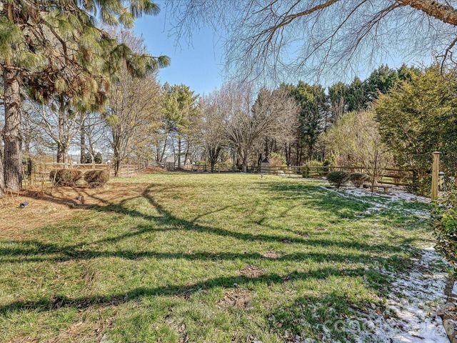 16214 Hollingbourne Road, Huntersville, NC 28078