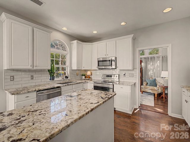 16214 Hollingbourne Road, Huntersville, NC 28078