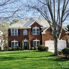 16214 Hollingbourne Road, Huntersville, NC 28078