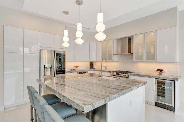 124 Golf Village Boulevard, Jupiter, FL 33458