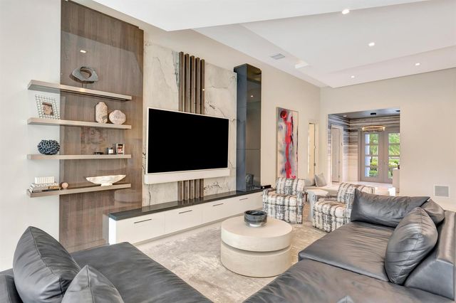 124 Golf Village Boulevard, Jupiter, FL 33458