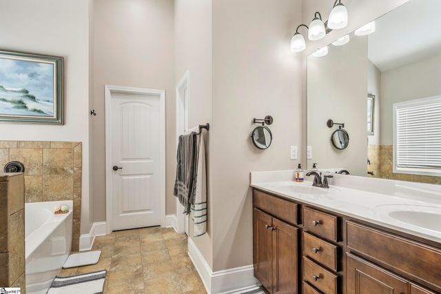 10 Vineyard Way, Williamston, SC 29697