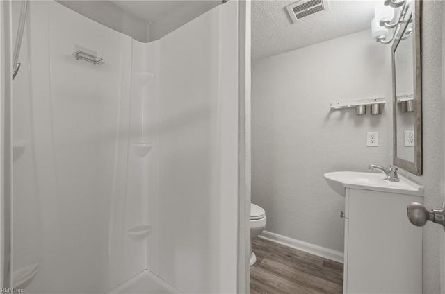 102 Diggs DR, Hampton, VA 23666