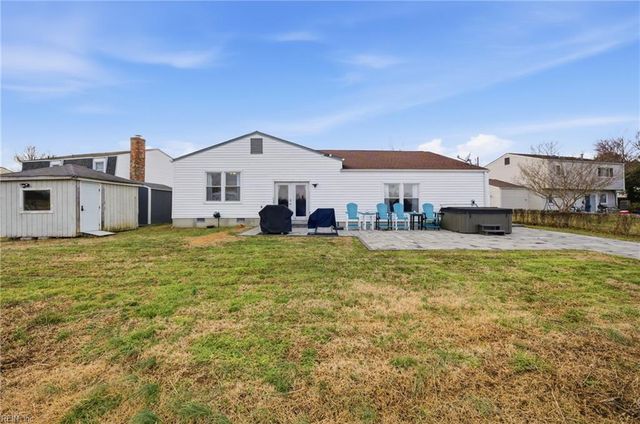 102 Diggs DR, Hampton, VA 23666