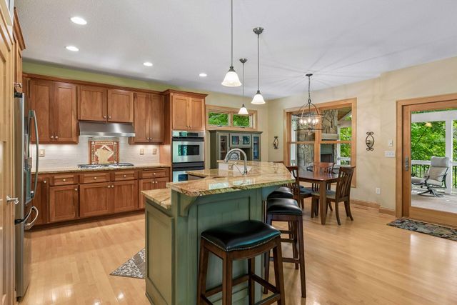 2866 Timberview Trail, Chaska, MN 55318