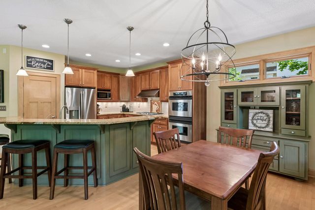 2866 Timberview Trail, Chaska, MN 55318