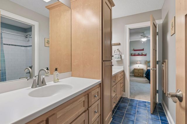 2866 Timberview Trail, Chaska, MN 55318