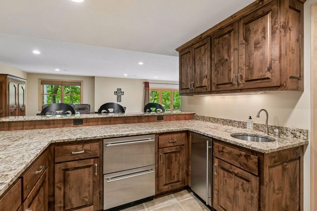2866 Timberview Trail, Chaska, MN 55318