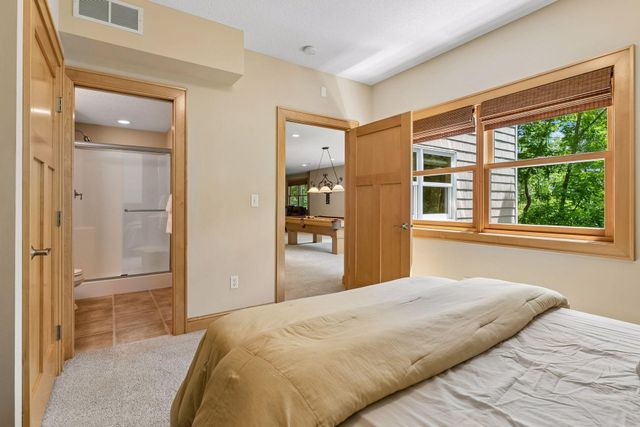 2866 Timberview Trail, Chaska, MN 55318