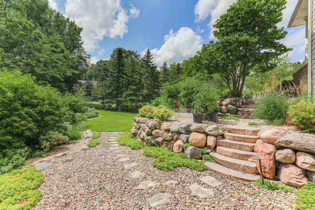 2866 Timberview Trail, Chaska, MN 55318