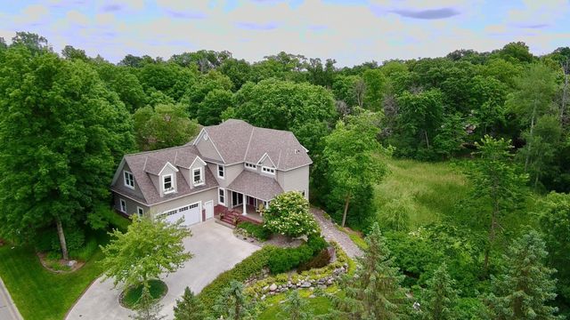 2866 Timberview Trail, Chaska, MN 55318