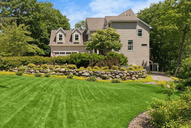 2866 Timberview Trail, Chaska, MN 55318