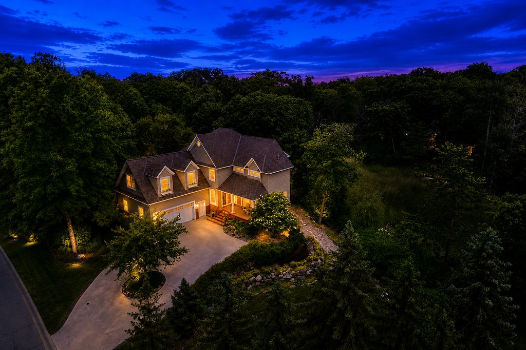 2866 Timberview Trail, Chaska, MN 55318