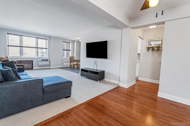 2 Sadore Lane 7W, Yonkers, NY 10710