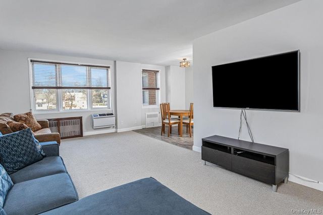 2 Sadore Lane 7W, Yonkers, NY 10710