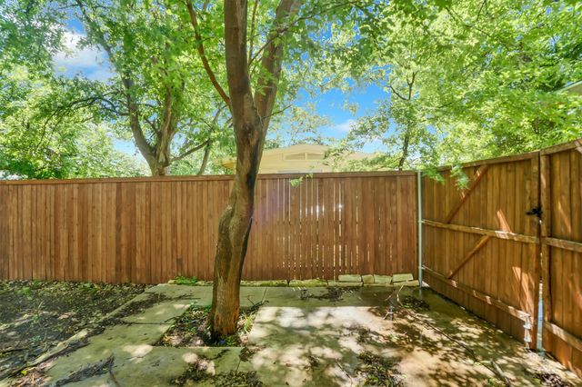 2108 SKYLARK Drive, Arlington, TX 76010