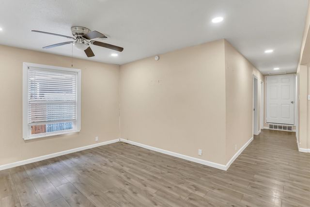 2108 SKYLARK Drive, Arlington, TX 76010