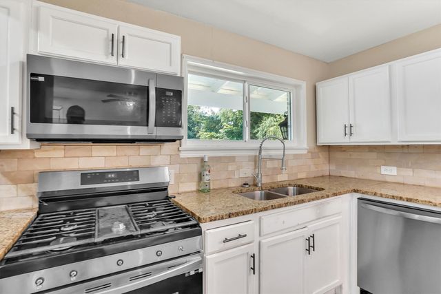 2108 SKYLARK Drive, Arlington, TX 76010