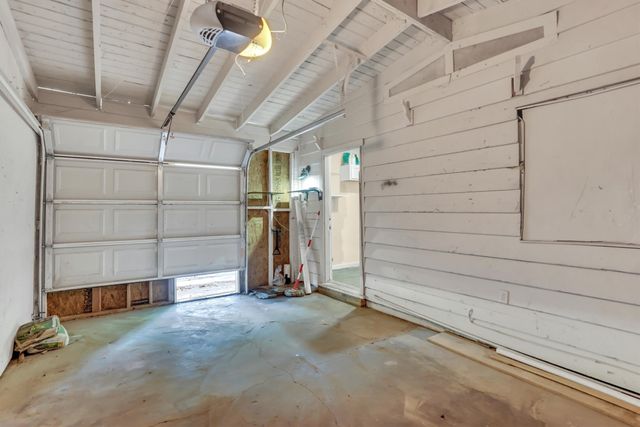 2108 SKYLARK Drive, Arlington, TX 76010