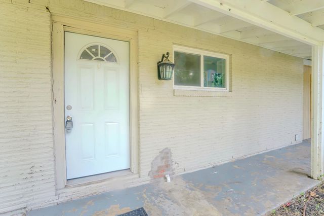 2108 SKYLARK Drive, Arlington, TX 76010