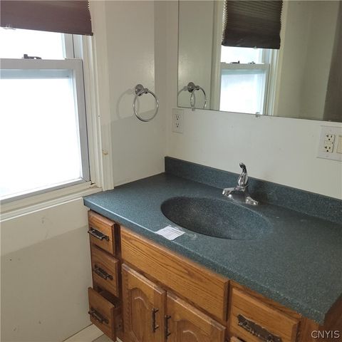 122 Elm Street, Clay, NY 13212