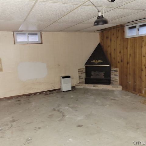 122 Elm Street, Clay, NY 13212