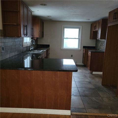 122 Elm Street, Clay, NY 13212