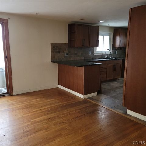 122 Elm Street, Clay, NY 13212