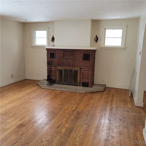 122 Elm Street, Clay, NY 13212