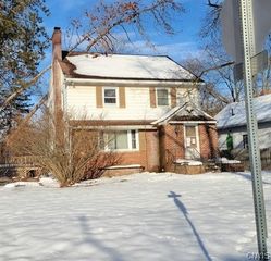 122 Elm Street, Clay, NY 13212