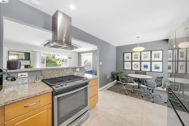 2518 Tara Hills Dr, San Pablo, CA 94806