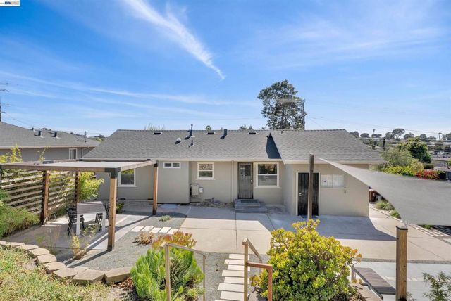 2518 Tara Hills Dr, San Pablo, CA 94806