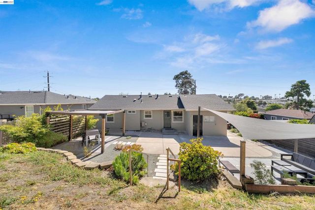 2518 Tara Hills Dr, San Pablo, CA 94806