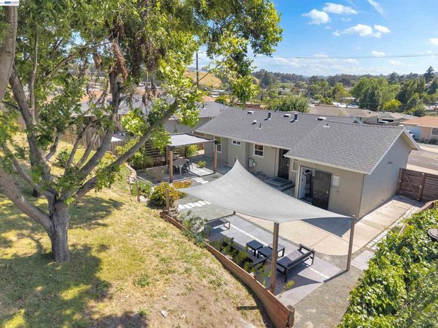 2518 Tara Hills Dr, San Pablo, CA 94806