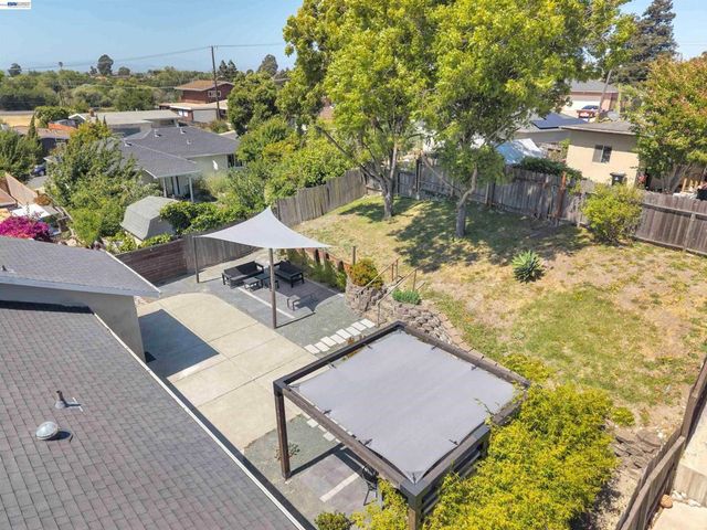 2518 Tara Hills Dr, San Pablo, CA 94806