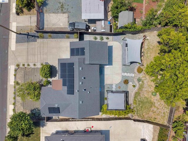 2518 Tara Hills Dr, San Pablo, CA 94806