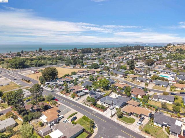 2518 Tara Hills Dr, San Pablo, CA 94806