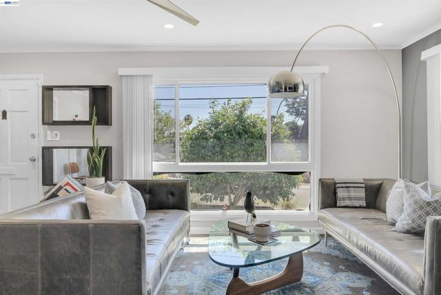 2518 Tara Hills Dr, San Pablo, CA 94806