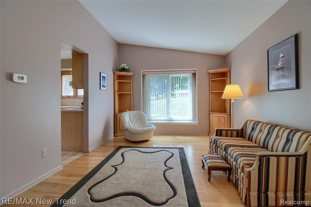 29504 Sylvan Lane, Farmington Hills, MI 48334
