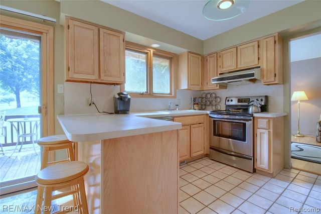 29504 Sylvan Lane, Farmington Hills, MI 48334