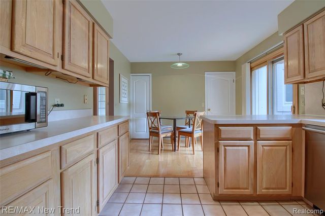 29504 Sylvan Lane, Farmington Hills, MI 48334