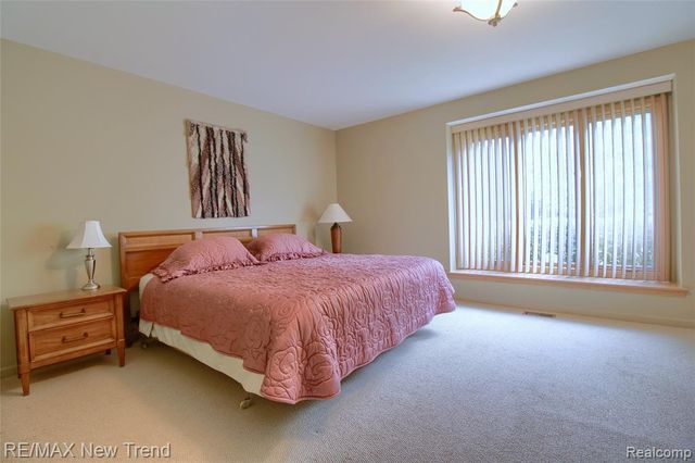 29504 Sylvan Lane, Farmington Hills, MI 48334