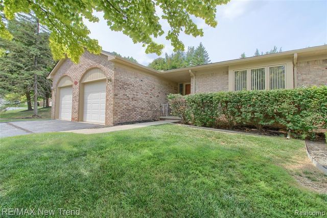 29504 Sylvan Lane, Farmington Hills, MI 48334