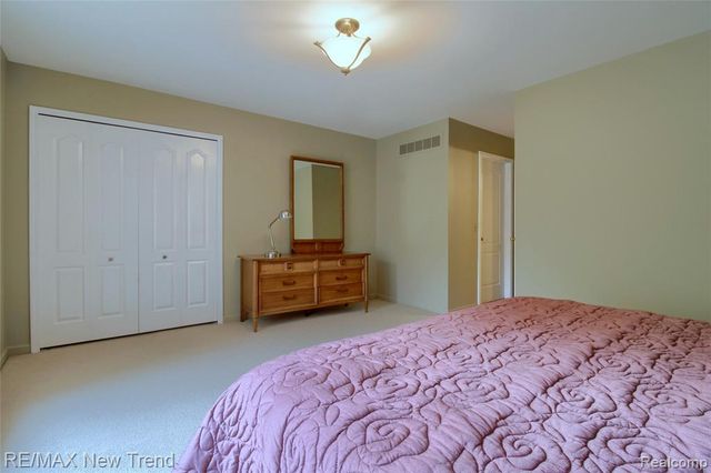 29504 Sylvan Lane, Farmington Hills, MI 48334