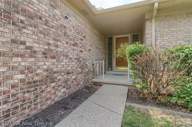 29504 Sylvan Lane, Farmington Hills, MI 48334