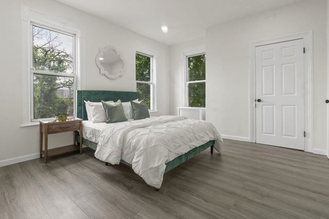10 EAST 45TH ST, Bayonne, NJ 07002
